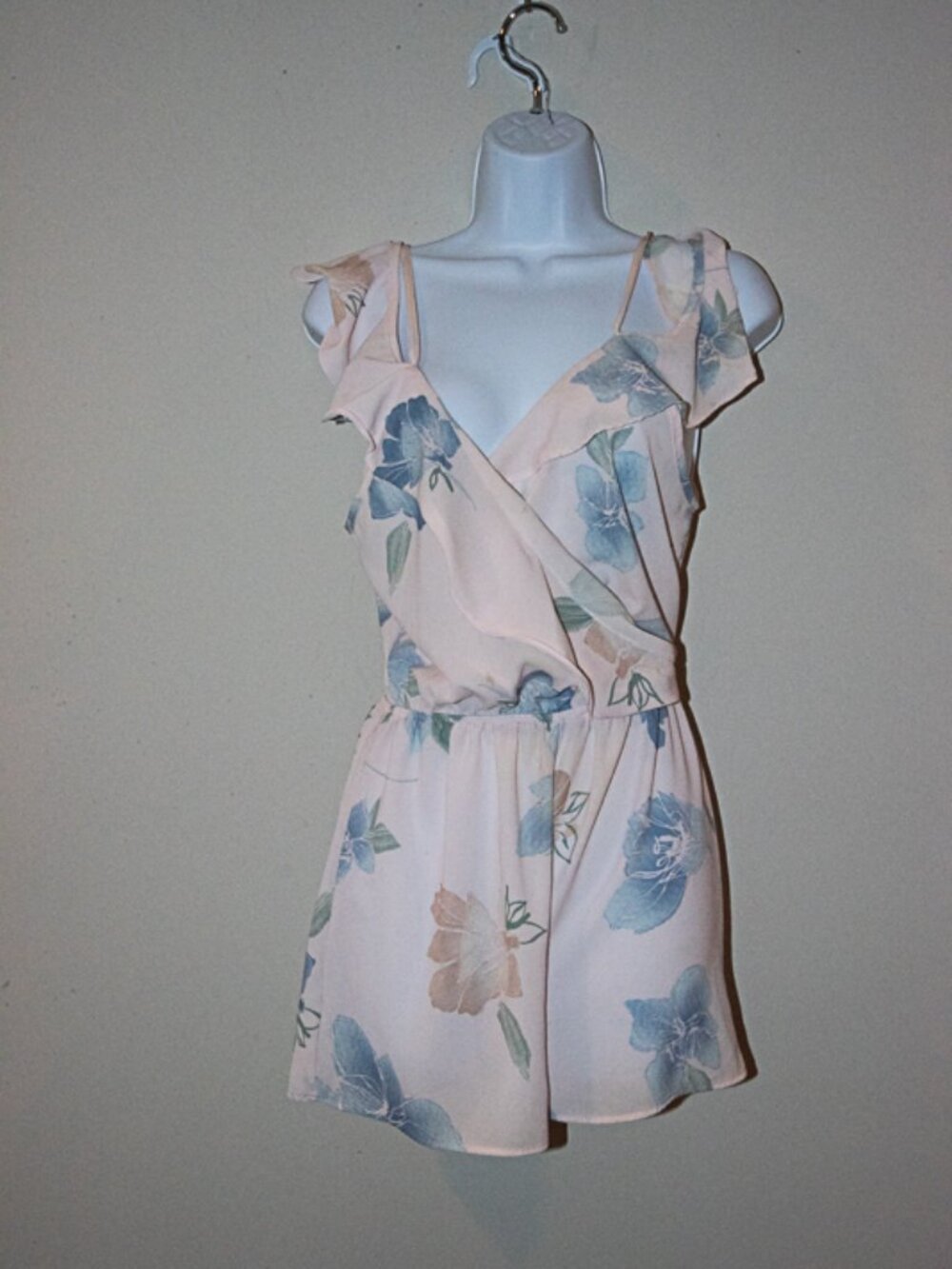 Charlotte Russe Pale Pink Floral Romper Size XS